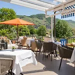 Hotel Zur Traube Отель Ирциг