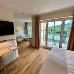 Hotel Zur Traube Отель Ирциг