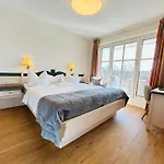 Zur Traube מלון 4*