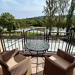 Hotel Zur Traube Отель