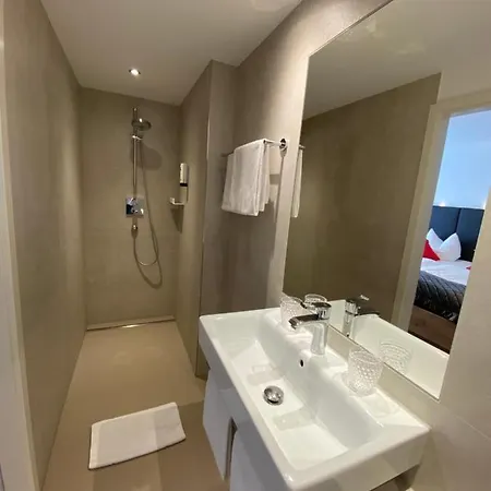 祖尔陶伯酒店 4*