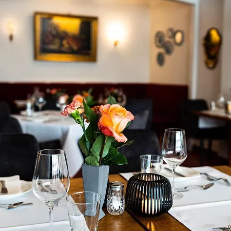 祖尔陶伯酒店 酒店