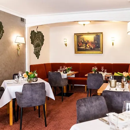 Hotel Hotel Zur Traube 4*