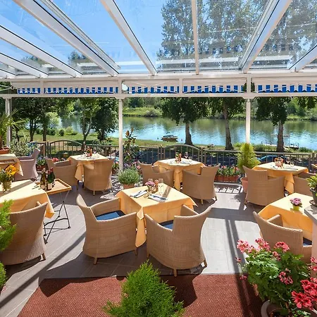 Hotel Zur Traube Hotel 4*