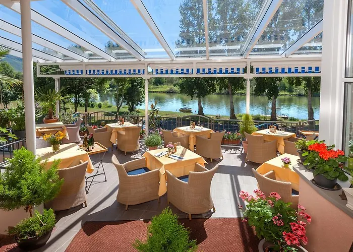 Zur Traube فندق 4*